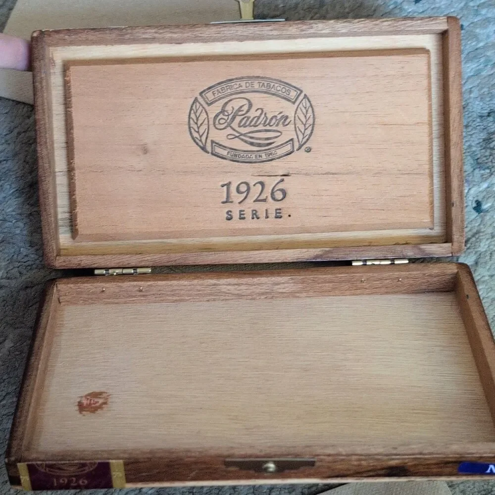 Empty Padron Serie 1926 Wooden Cigar Box Storage Crafting Valet VTG Collectible
